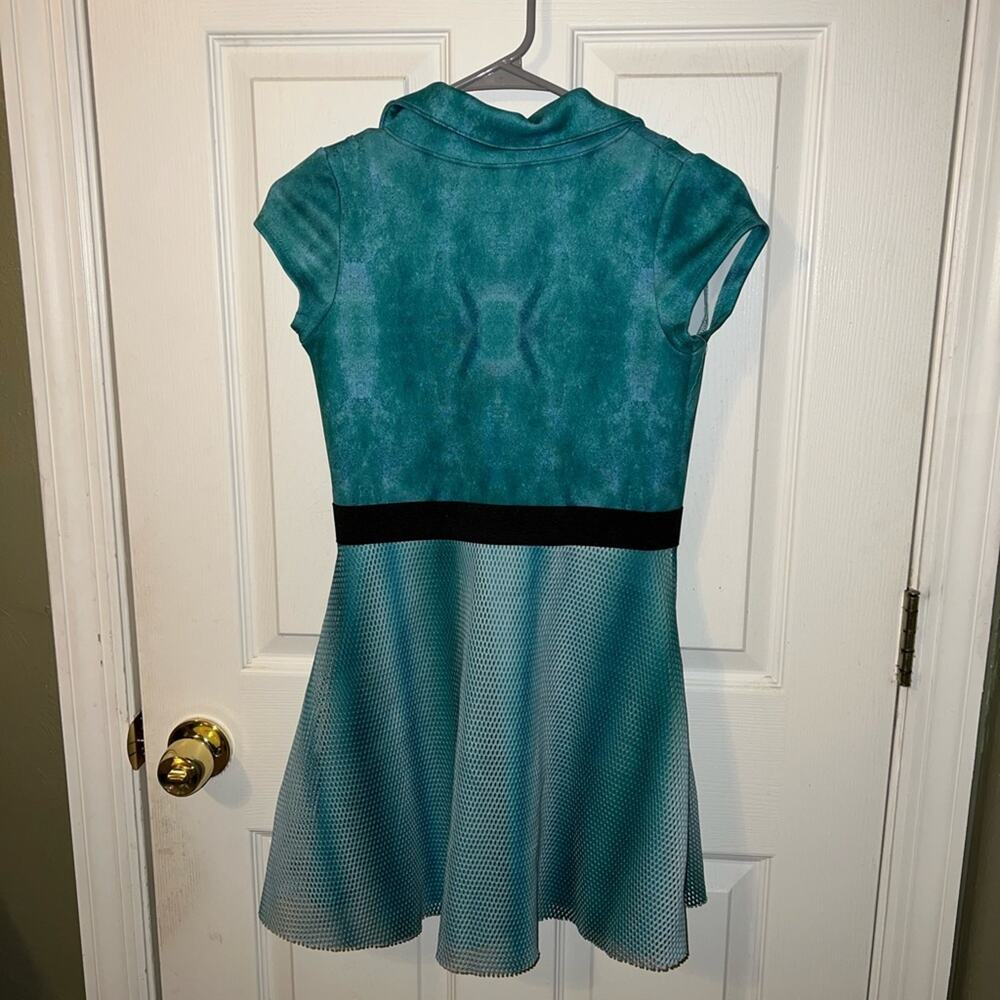Disneys Descendants 3 Uma girls costume size L (10/12) - Picture 4 of 4